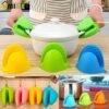 2Pcs/ A Pair of Silicone Pot Holder Heat Resistant Gloves Clips Insulation Non Stick Anti-slip Bowel Holder