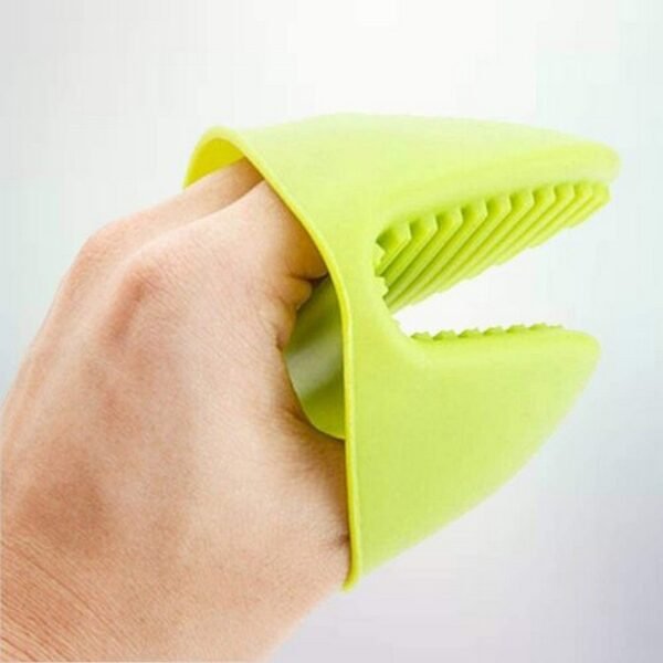 2Pcs/ A Pair of Silicone Pot Holder Heat Resistant Gloves Clips Insulation Non Stick Anti-slip Bowel Holder